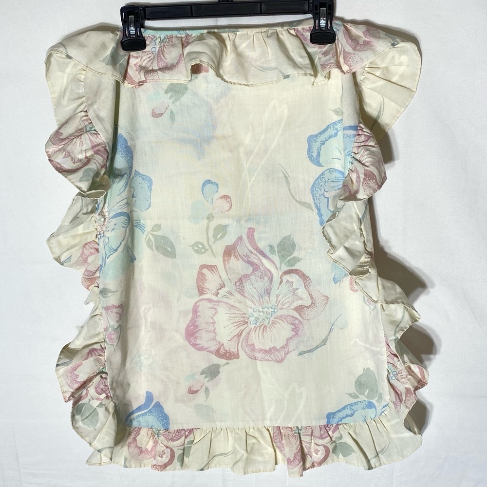 5/$35 Vintage Floral and Striped Ruffled Pillowcases Lot x4 - Picture 3 of 16